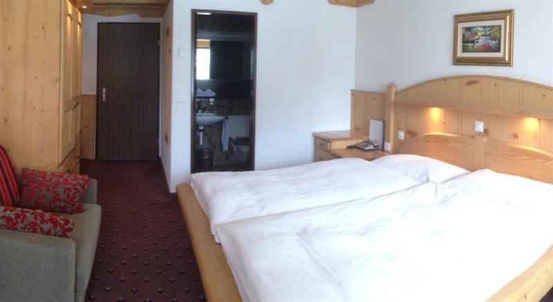 צרמט Hotel City מראה חיצוני תמונה