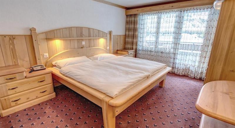 צרמט Hotel City מראה חיצוני תמונה