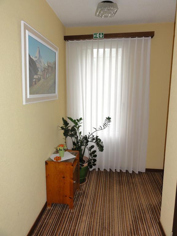 צרמט Hotel City מראה חיצוני תמונה